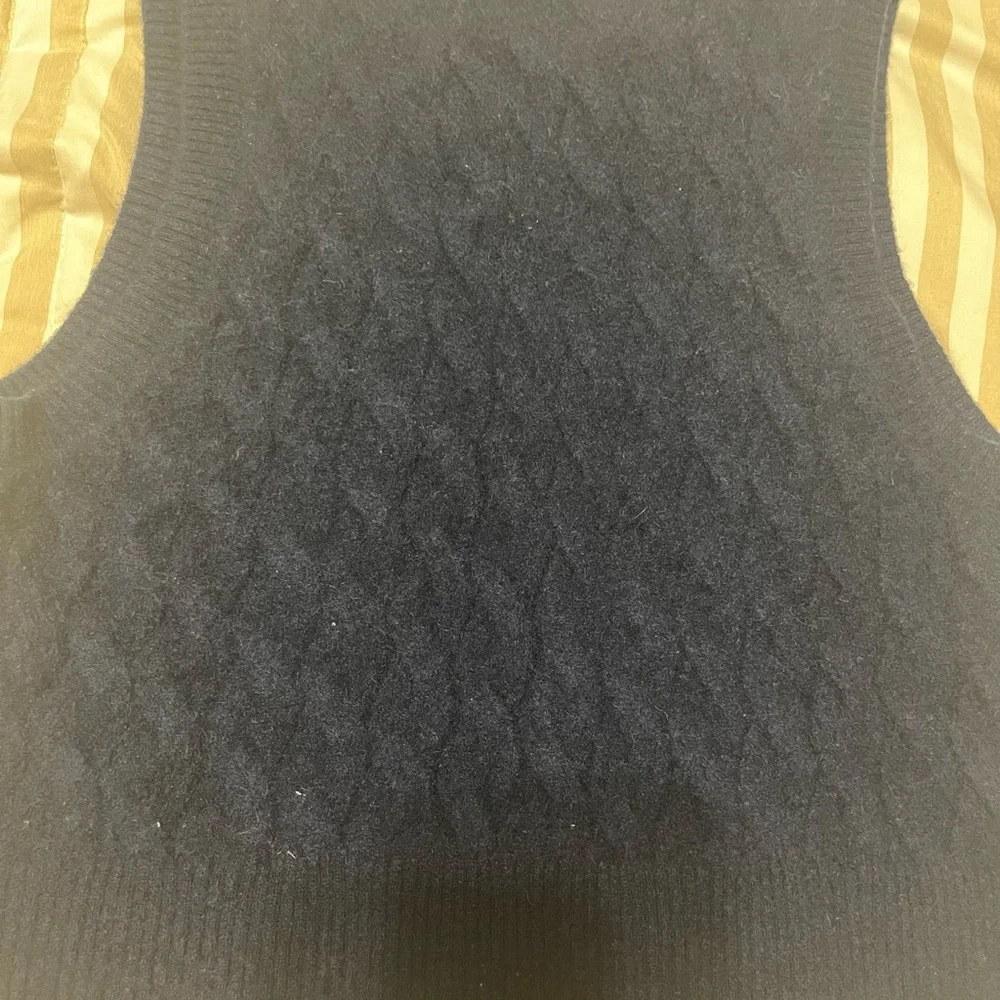 J.Crew $118 100% Cashmere knit sweater-vest, Navy, Sz Medium - Picture 5 of 5